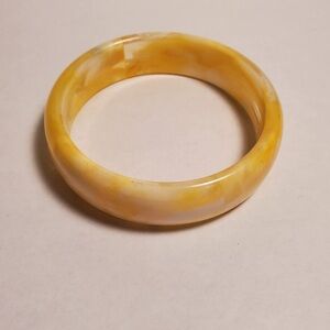 Vintage Honey Butterscotch Bakelite Bangle Bracelet — Art Deco Collectible